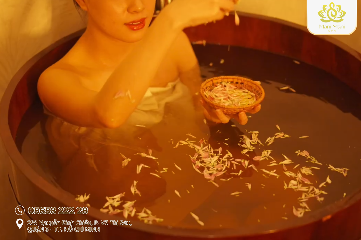Dịch Vụ Tắm Lá Dao Đỏ Tại Mani Mani Spa – Liệu Pháp Thiên Nhiên An Lành